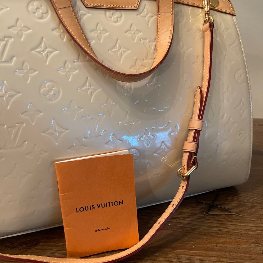 Gently used authentic LV monogram handbag.
